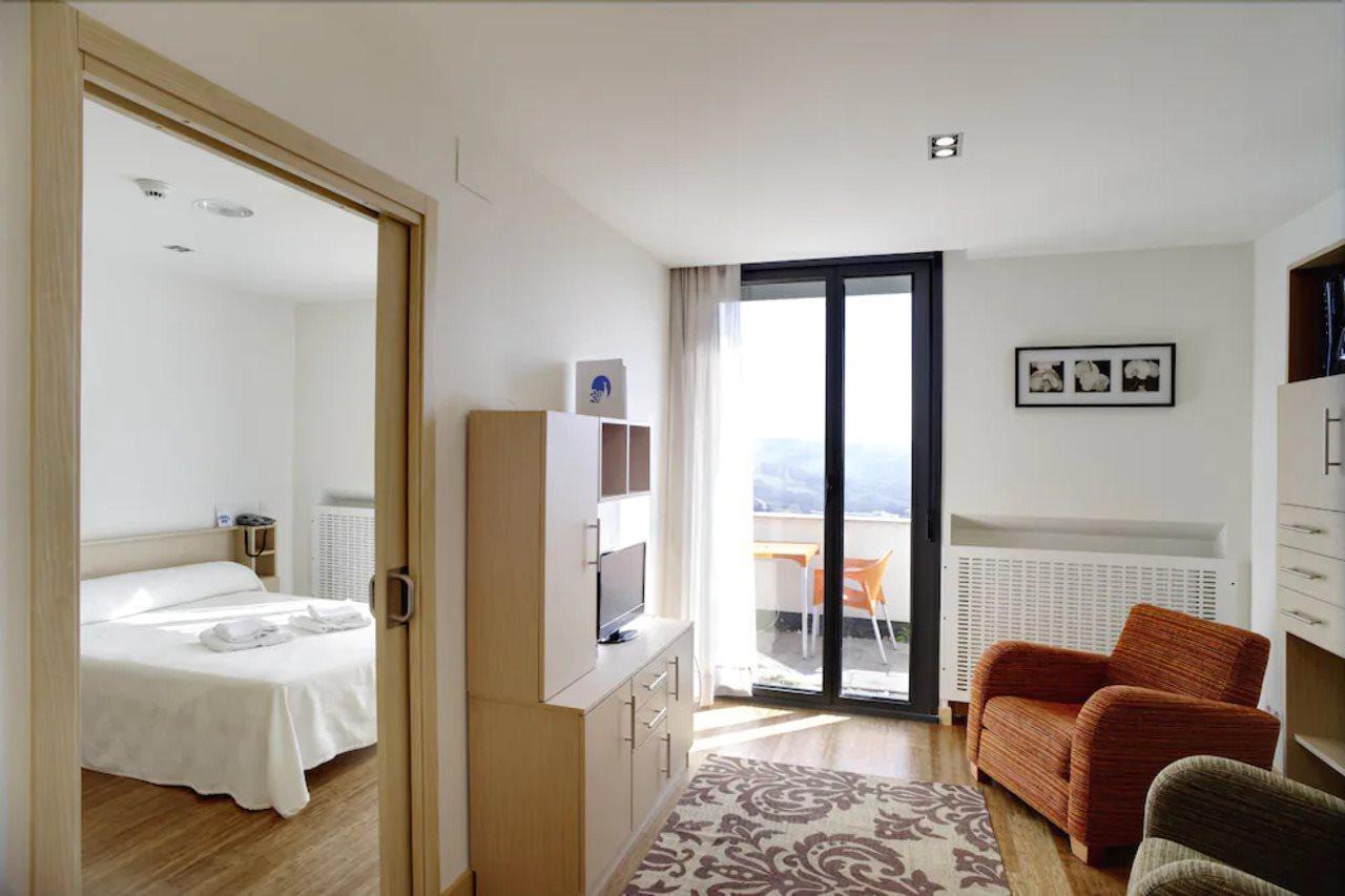 Aparthotel Ovida Oviedo Dış mekan fotoğraf